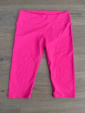 Fabletics Bright Hot Pink Capri Leggings Size Large